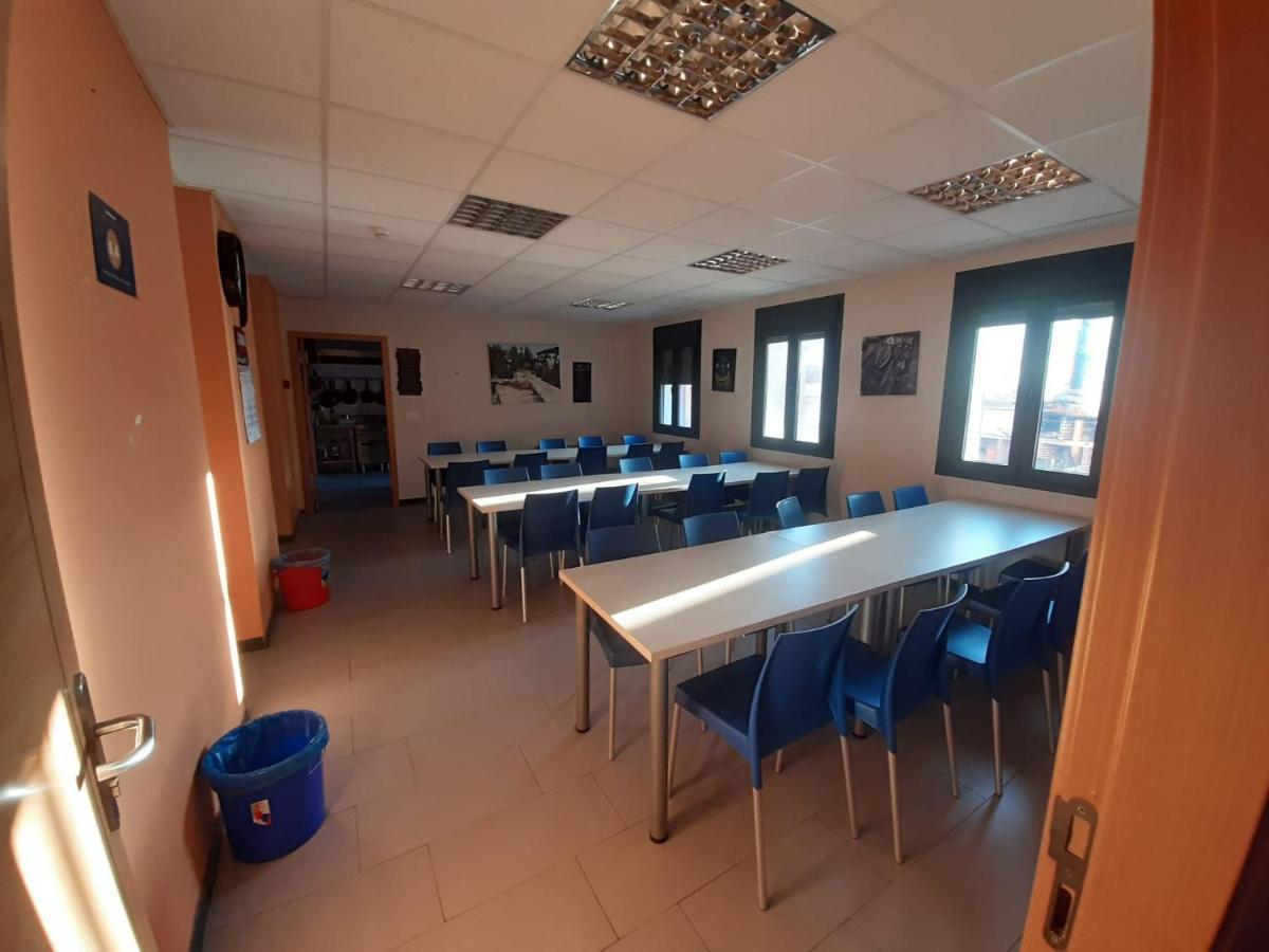 Albergue Villa Nava De La Asuncion Extérieur photo